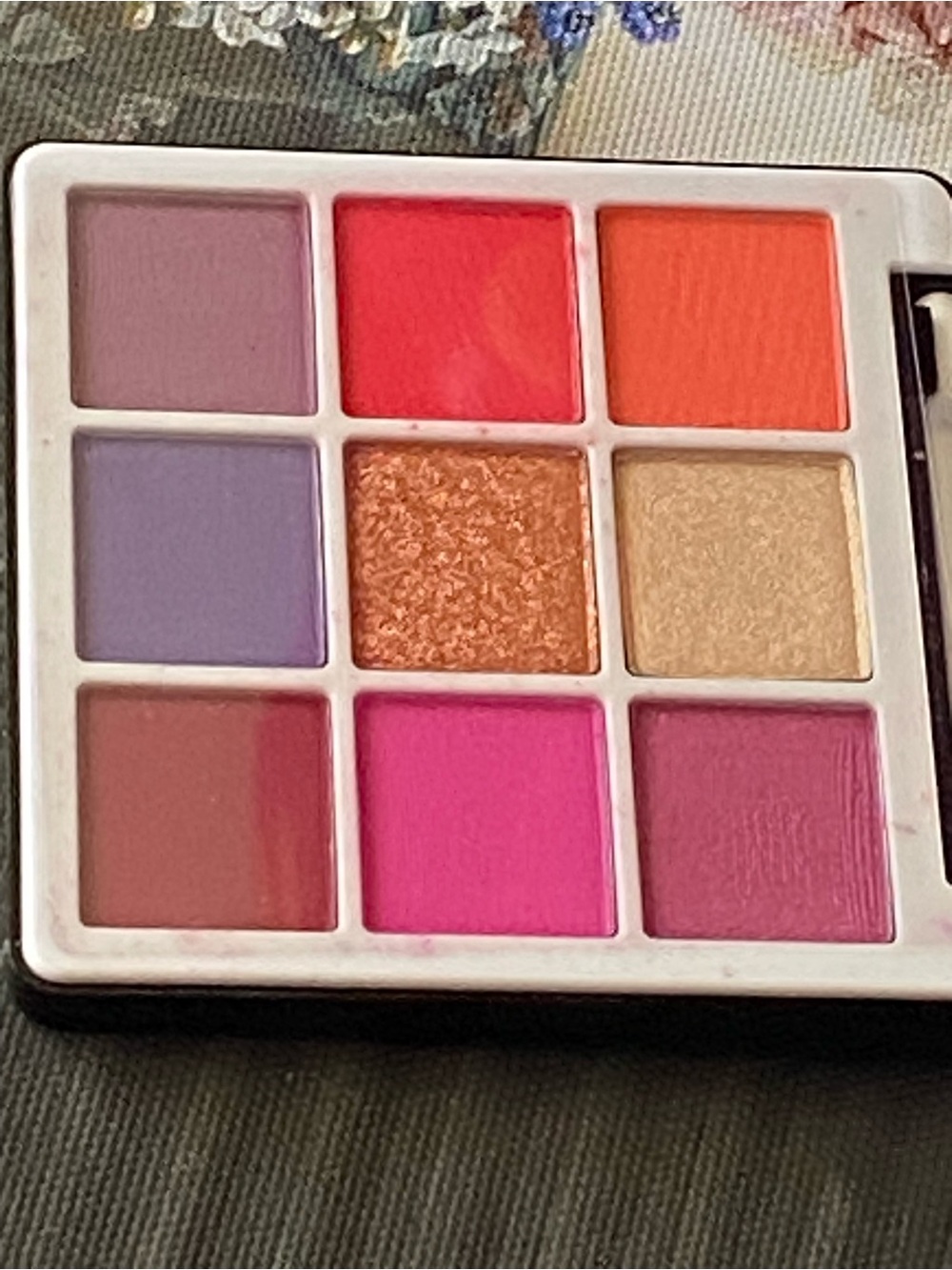 New authentic Anastasia Beverly Hills eyeshadow